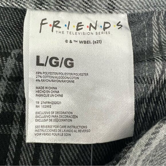 Cutterfly FRIENDS Collectors Bundle Merchandise Gift Box Button Down Shirt, Lrg - Picture 15 of 16